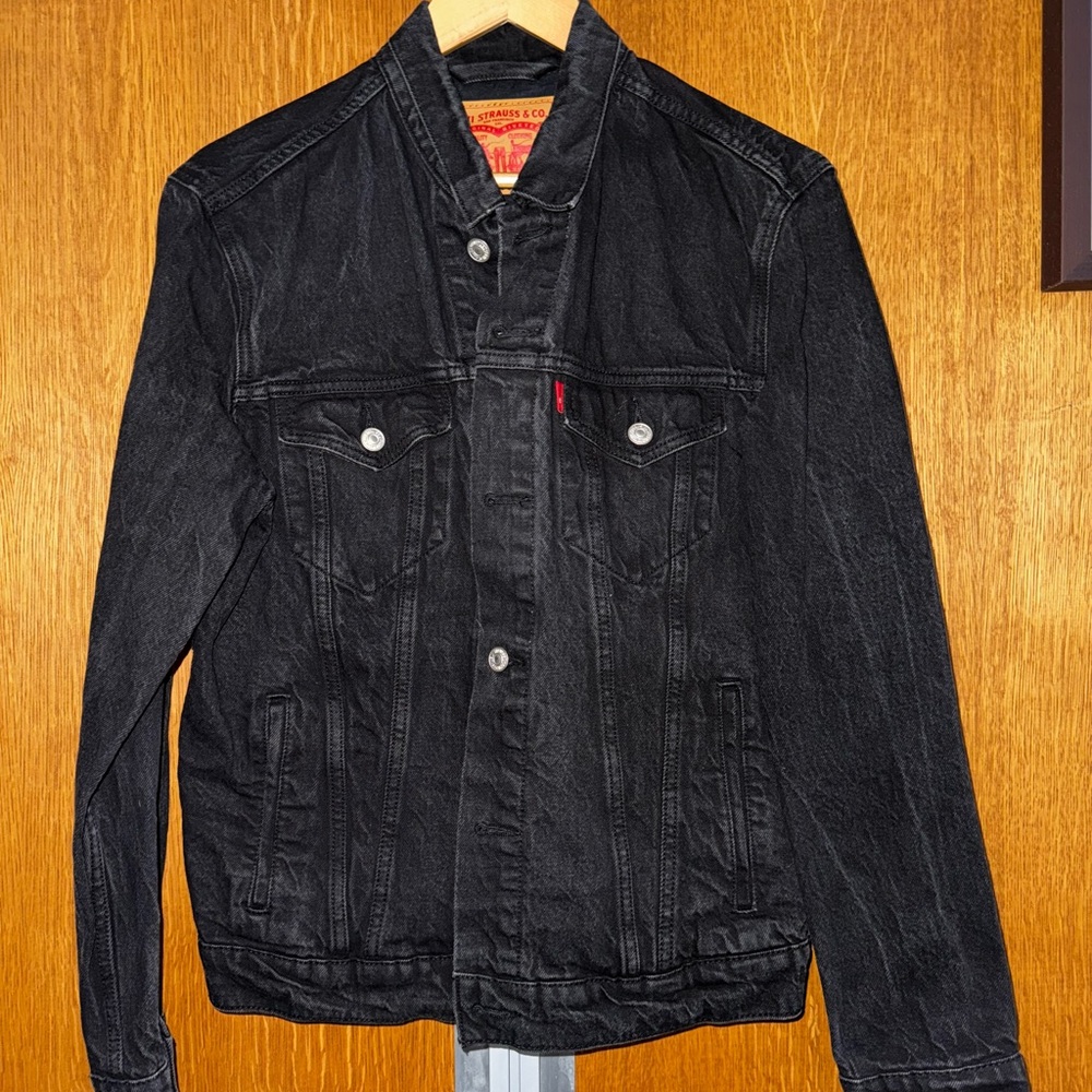 Levi’s black denim Jean Jacket